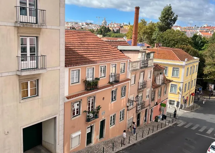 Apartment Typical Lisbon Apartment Principe Real *