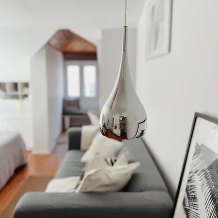 Typical Lisbon Apartment Príncipe Real Apartamento *