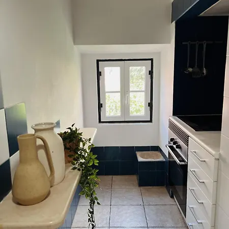 Typical Lisbon Apartment Príncipe Real Apartamento *