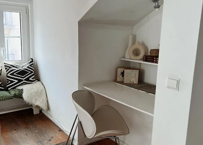 Typical Lisbon Apartment Principe Real Апартаменти *