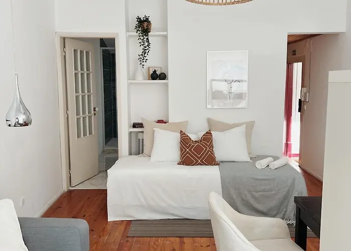 Typical Lisbon Apartment Principe Real Лісабон